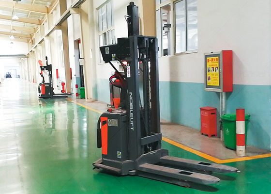 Unmanned Laser Guided Forklifts AGV 1 Ton Payload Precise Positioning